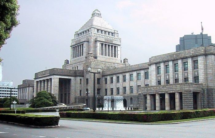 The Japanese parliament did not pass a vote of no confidence in the government.