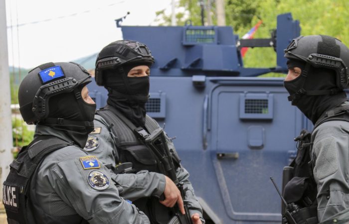 The Kosovo police opposed the action of the Albanians in Kosovska Mitrovica.
