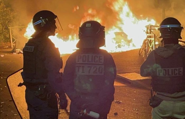 Around 850 police and firefighters were injured in the riots in France.