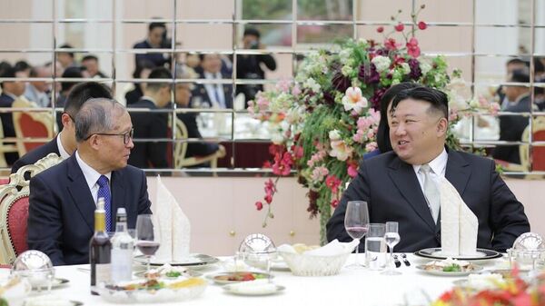 Kim Jong-un hosted a reception for the party and government delegation of China.