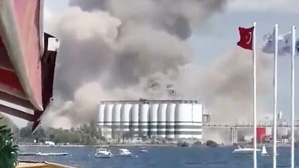 An explosion in the Turkish port of Derince damaged 13 out of 16 elevators.