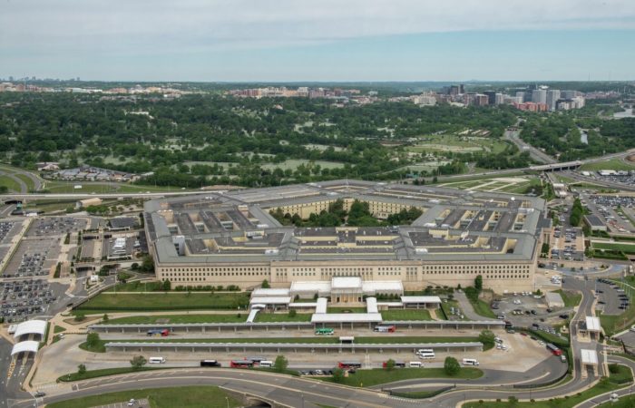 The Pentagon may begin using 3D printing for weapons.