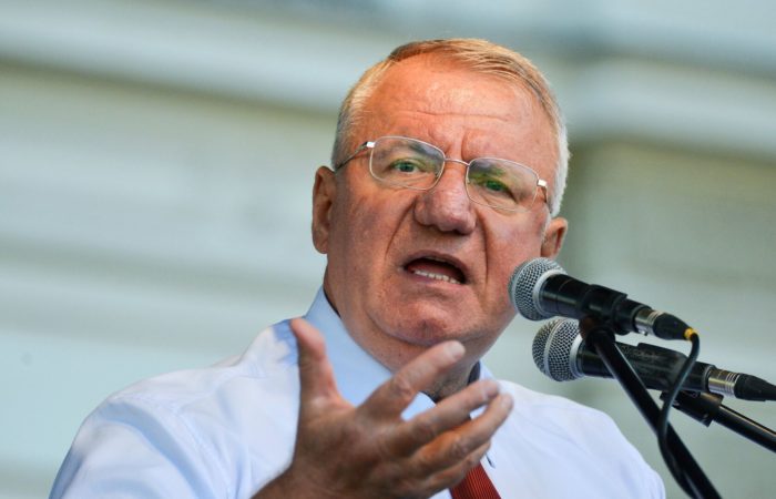 Seselj said that the court in The Hague brought new charges against him.