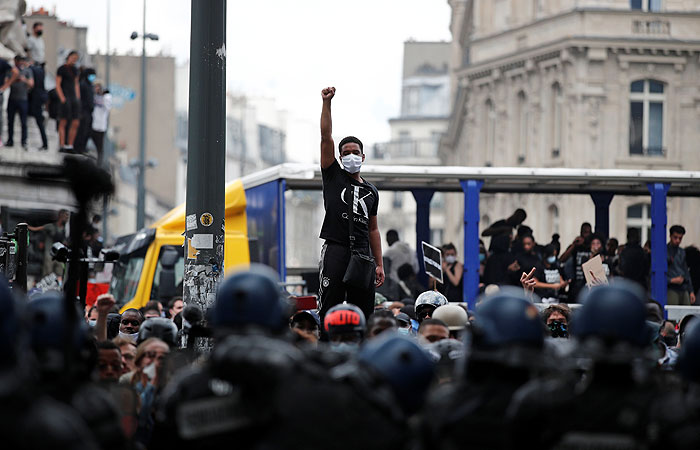 A rally against racism and stricter immigration rules took place in Paris.