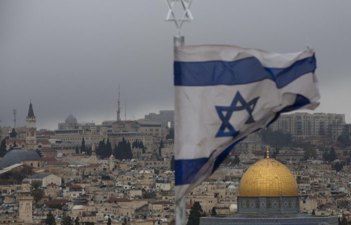 Israel will stop automatically approving visas for UN staff.