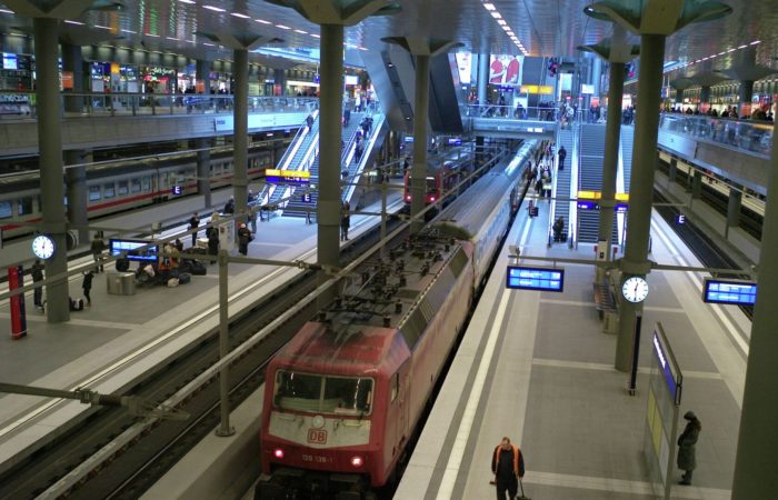 A mass strike of train drivers has begun in Germany, the railway company reported.