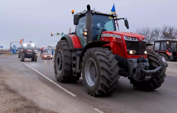 Moldovan farmers blocked customs on the border with Romania.