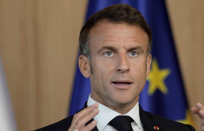 Macron called on Serbia to closely coordinate decisions with the EU.