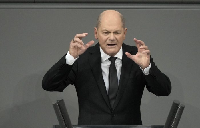 Scholz called for fair competition in the car market.